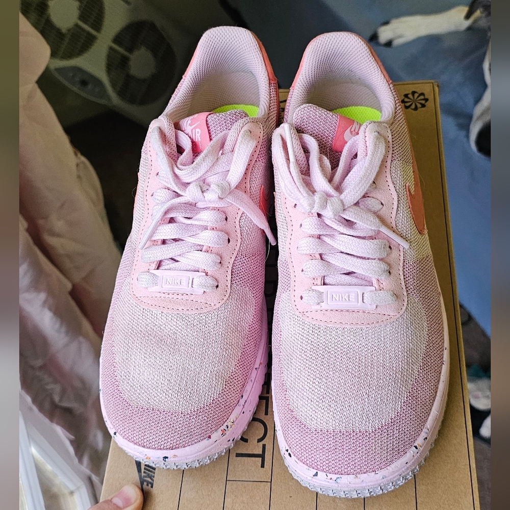 Women's Size 9 Nike AF1 Pink Crater Flyknit Sneakers - Picture 8 of 10